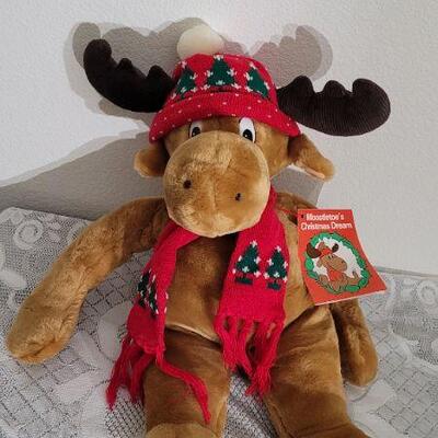 Lot 101: Vintage NEW Moostletoe's Christmas Dream Plush Collectible