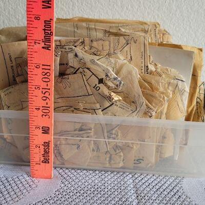 Lot 106: Assorted Bundle of Loose Printed Doll Sewing Patterns 