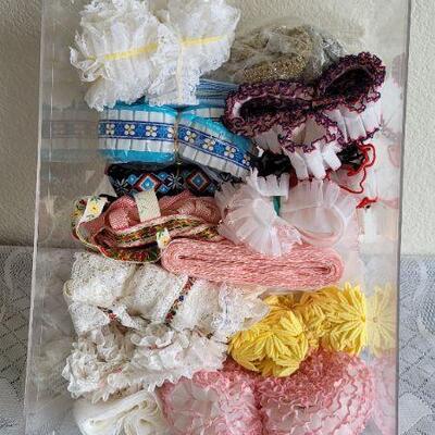 Lot 112: Assorted Vintage Trim- Lace Sewing Essentials 