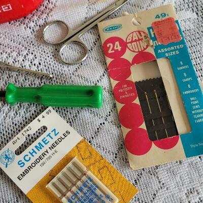 Lot 118: Large Assortment of Sewing Essentials 