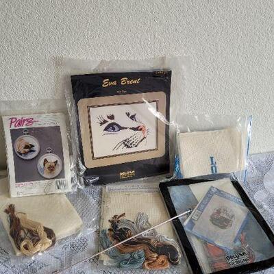 Lot 119: Assorted Cross Stitch Bundle 