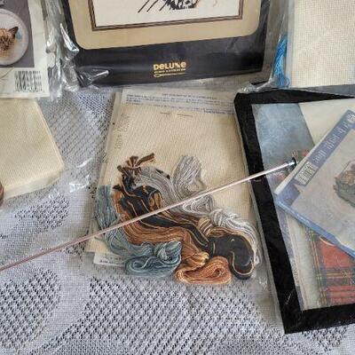Lot 119: Assorted Cross Stitch Bundle 