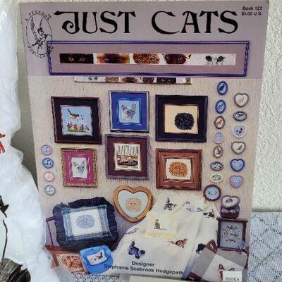 Lot 120: Arts and Craft Accessory Bundle 