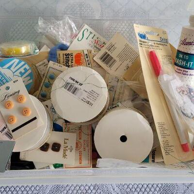 Lot 122: Assorted Sewing Essentials 