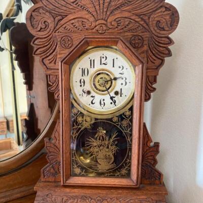 Antique Vintage Ornate Wood Mantle Clock New Haven Clock Co. YD#24-10017