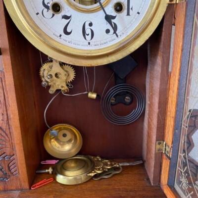 Antique Vintage Ornate Wood Mantle Clock New Haven Clock Co. YD#24-10017