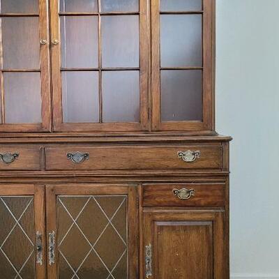 Lot 123: Vintage PENNSYLVANIA HOUSE China Cabinet 