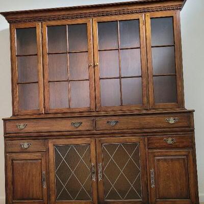 Lot 123: Vintage PENNSYLVANIA HOUSE China Cabinet 