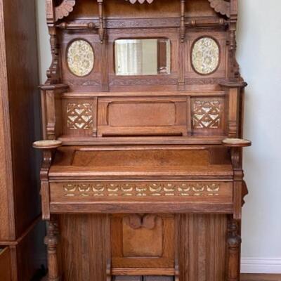 Antique Vintage Victorian Eastlake Style Geo P. Bent Crown Pump Organ