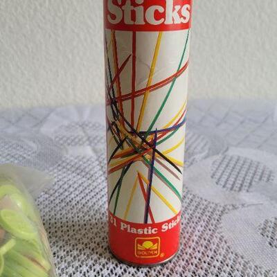 Lot 131: Vintage Games PICKUP STICKS and Chips 