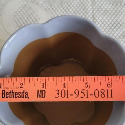 Lot 138: Vintage Flower Vase Signed 