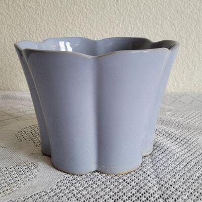Lot 138: Vintage Flower Vase Signed 