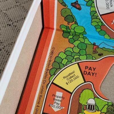 Lot 143: Vintage GAME OF LIFE Board Game