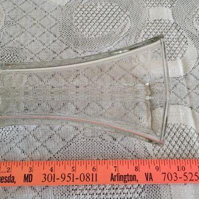 Lot 145: Vintage Glass Flower Vase 