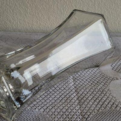 Lot 145: Vintage Glass Flower Vase 