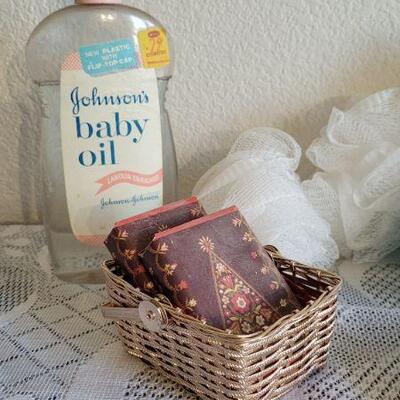 Lot 150: Assorted Bathroom Essentials 