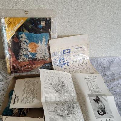 Lot 153: Assorted Needlepoint Kits