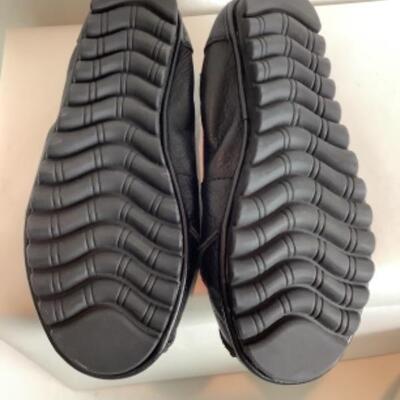 P - 482 Designer Shoe Lot ( 2 pr ) Size 7