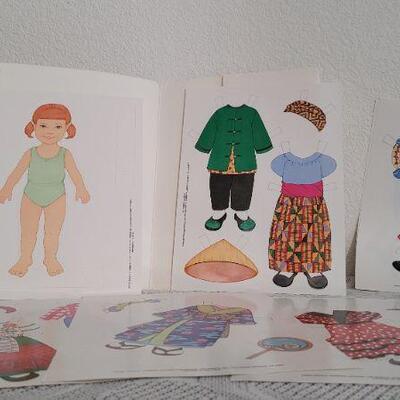 Lot 168: Vintage Paper Doll Bundle 