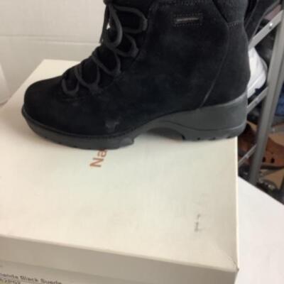 P - 485. Designer Brand Shoe Lot ( 5 pr )  Size 7.5 