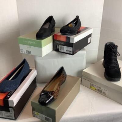 P - 485. Designer Brand Shoe Lot ( 5 pr )  Size 7.5 