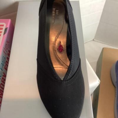 P - 486. Designer Brand Shoe Lot Size 8 ( 4pr ) 