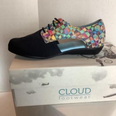 P - 487. Lot of Designer Artsy Shoes Size 8 ( 2 pr ) 