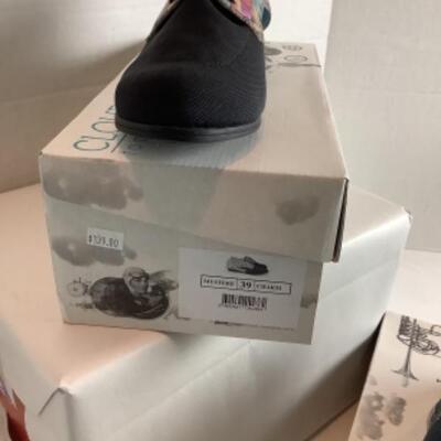 P - 487. Lot of Designer Artsy Shoes Size 8 ( 2 pr ) 