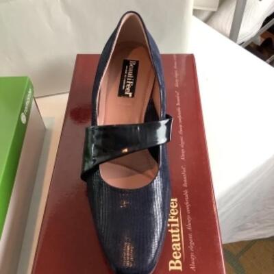 P - 488. Designer Brand Shoe Lot Size 8 ( 3 pr ) 