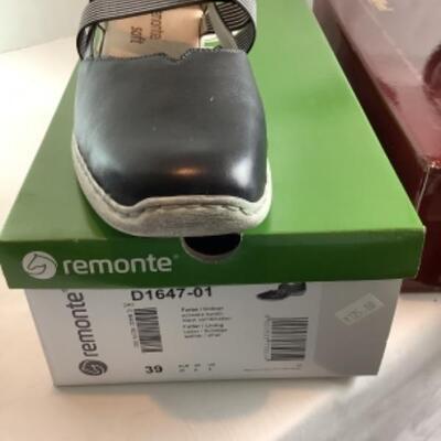 P - 488. Designer Brand Shoe Lot Size 8 ( 3 pr ) 