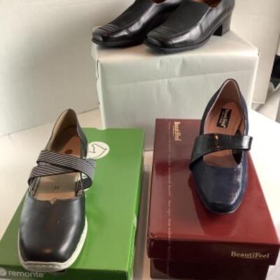 P - 488. Designer Brand Shoe Lot Size 8 ( 3 pr ) 