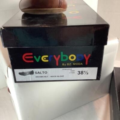 P - 490 Designer Shoe Lot Size 8/8.5 