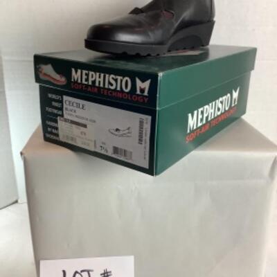 P - 492. Designer Shoes - Mephisto, Soft-air Technology Size 7.5 