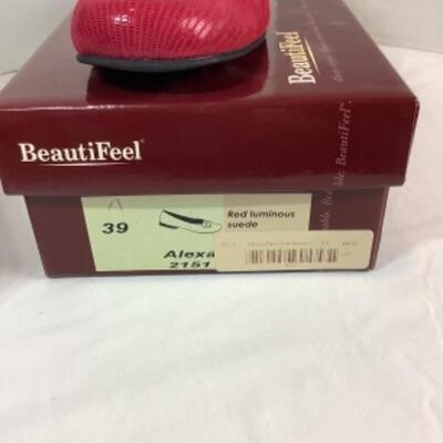 P - 493 Designer Brand Shoe Lot Size 8 ( 2 pr ) 