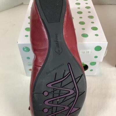 P - 493 Designer Brand Shoe Lot Size 8 ( 2 pr ) 