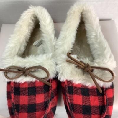 P - 494 Designer Brand Shoe Lot Size 8 ( 3 pr ) 