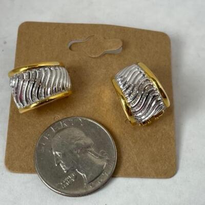 K554 18k Yellow and White Gold Wave Design Hollow Pierced Earrings 