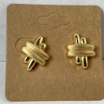 K555 14k Yellow Gold Brushed and Polished â€œXâ€ Pierced Earrings 