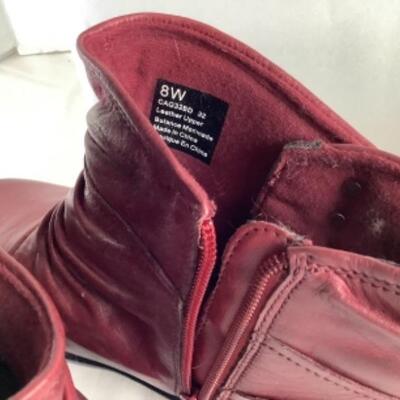 P - 496  Designer Brand Shoe Lot Size 8 ( 3 pr ) 