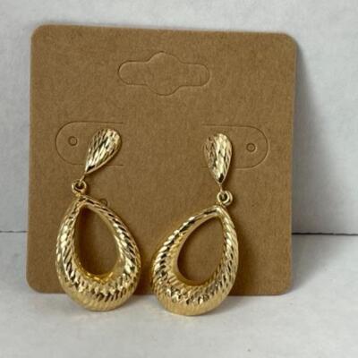 K556 14k Yellow Gold Diamond Cut Hollow Dangle Earrings 