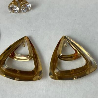 K557 14k Yellow Gold CZ Stud w/ 14k Triangle Jackets 