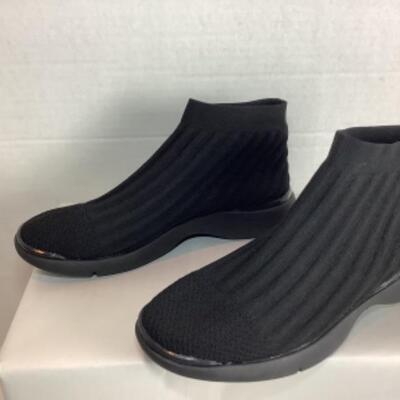 P - 501 NEW Designer Shoe Lot , Size 39 = 8 US 