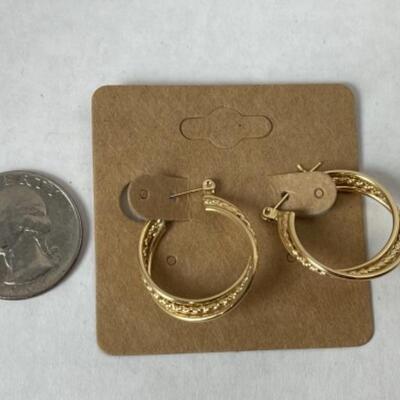 K558  14k Yellow Gold Triple Hoop Earrings 