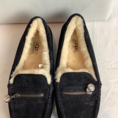 P - 503 Designer Brand Shoe Lot Size 8 