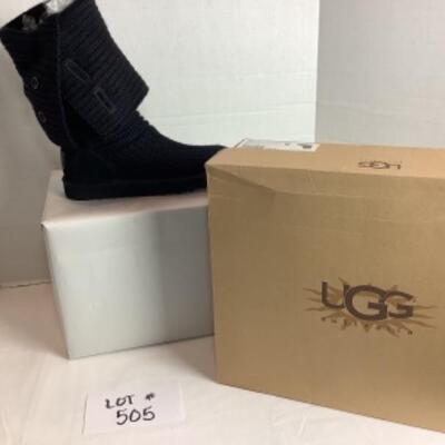 P - 505. NEW IN BOX. Designer Shoe Lot Size 8