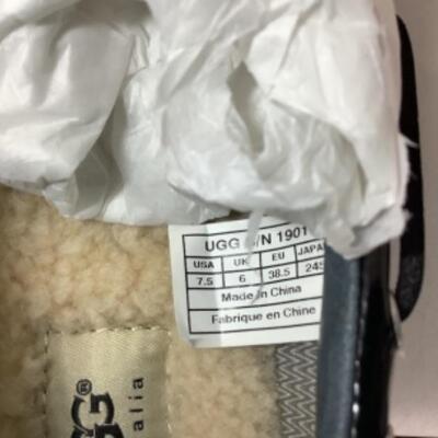 P - 509 Designer Brand Shoe Lot Size 7.5 