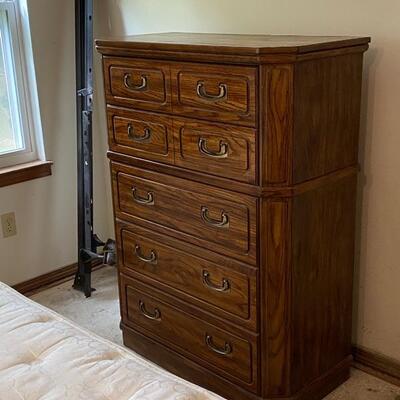 Queen/Full Wood Bedroom Suite 