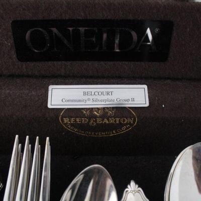 Lot #177: Oneida Community Silver Plate Flatware 36 Piece Set