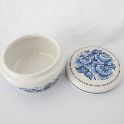 Lot #187: Vintage Estee Lauder Youth Dew Dusting Powder Porcelain Jar with Lid 