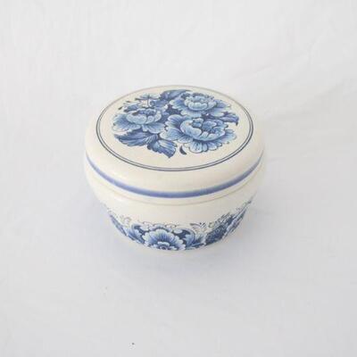 Lot #187: Vintage Estee Lauder Youth Dew Dusting Powder Porcelain Jar with Lid 